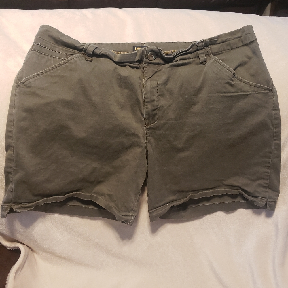 Green pair of Lee shorts size 18 Medium